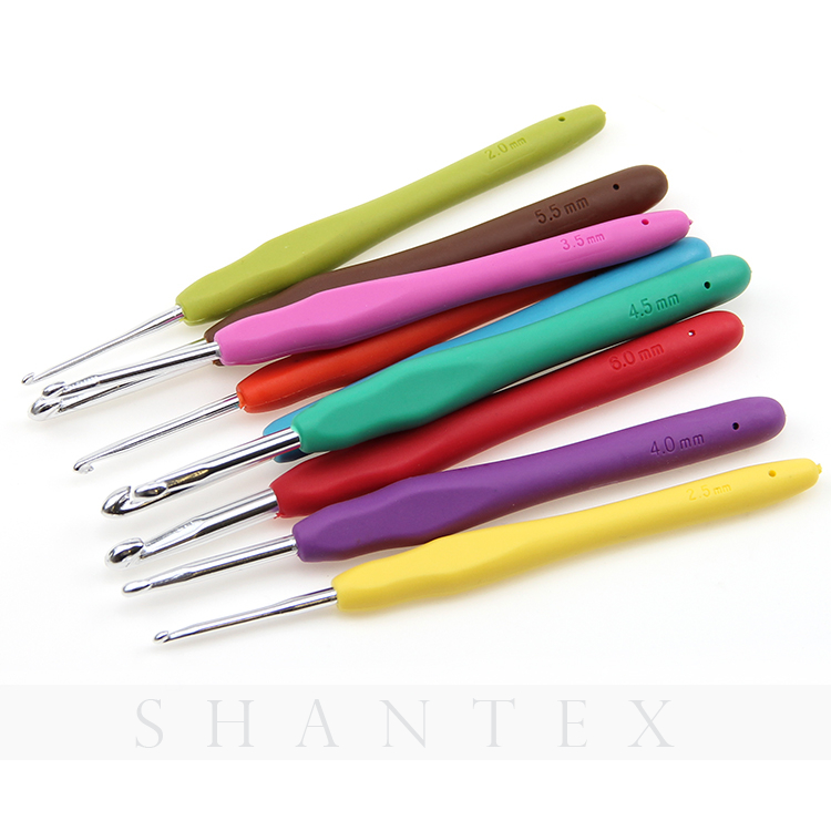 Ergonomic Soft Handle Grip Crochet Hook Set with PVC Case for Knitting And Weaving 