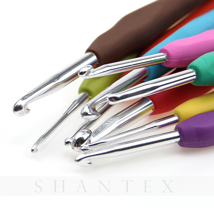 Ergonomic Soft Handle Grip Crochet Hook Set with PVC Case for Knitting And Weaving 