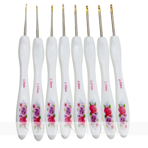 Wholesale Retro Floral Print Ergonomic Handle Aluminum Crochet Hooks Set 